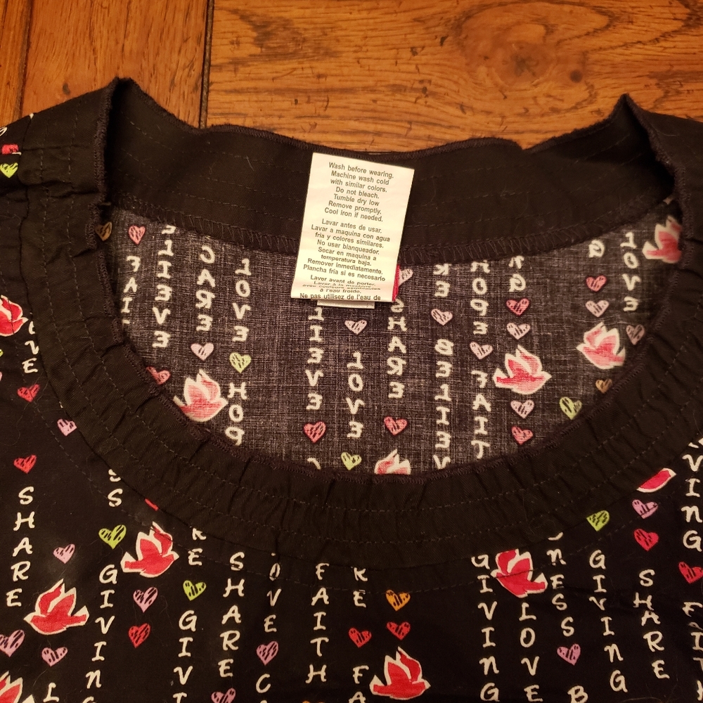 Scrub tops - Picture 12 of 16